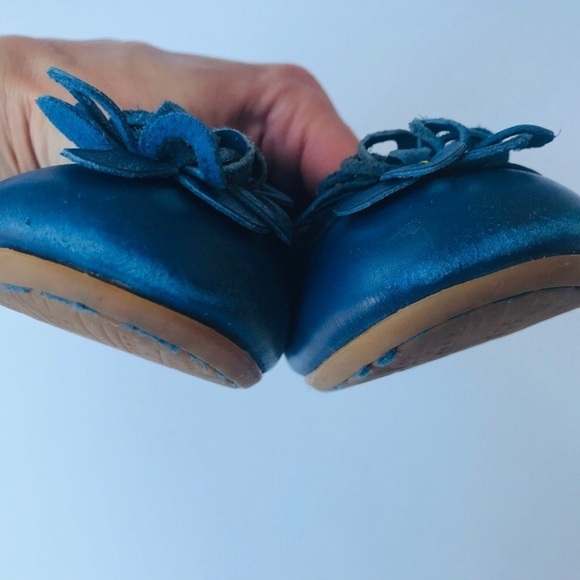 Born Leather Rounded Toe Ballet Flats With Embellishment - Picture 4 of 8